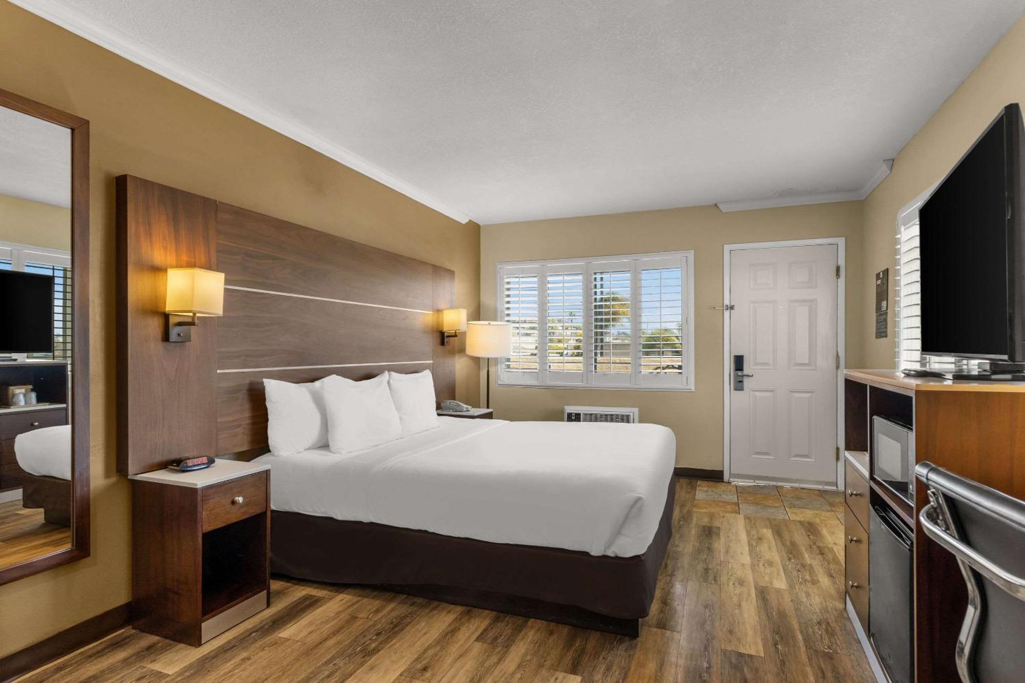 Comfort Inn San Diego Airport At The Harbor Екстер'єр фото